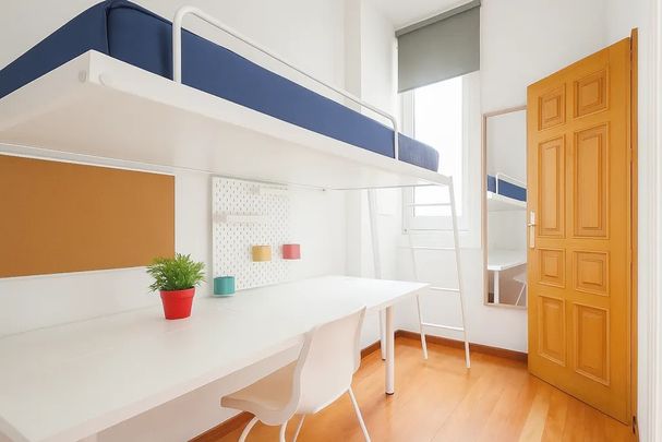 Glorieta de Ruiz Giménez, Madrid, Community of Madrid 28015 - Photo 1