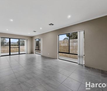 Modern & Well-Appointed Home Backing Onto Parklands - Photo 2