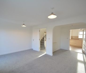 3 bedroom terraced house to rent - Photo 2