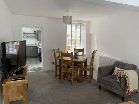 2 bedroom cottage to rent - Photo 2