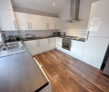 6 bedroom terraced house to rent - Photo 3
