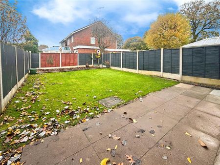 3 bedroom semi-detached house to rent - Photo 5