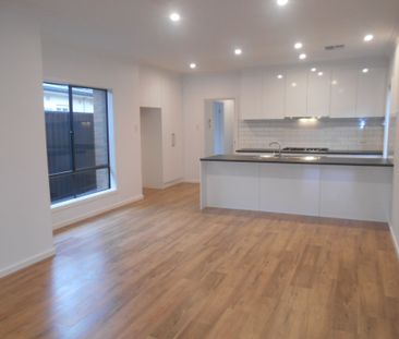 What a Beauty! - Photo 5