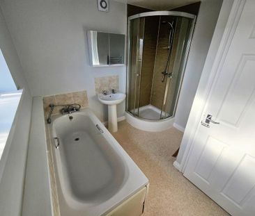 3 bedroom semi-detached house to rent - Photo 5