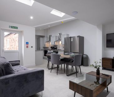 1 bedroom in a house share to rent - Photo 2