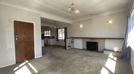 Warm and Spacious - Photo 2