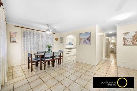 Move in before Christmas! Ideal location! - Photo 4