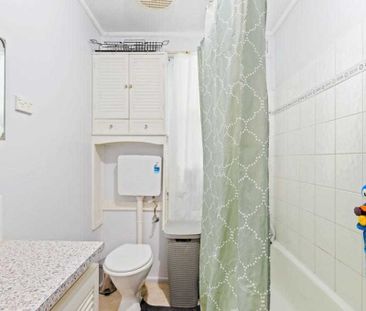 3 Bedroom Home with Fully Fenced Yard - Photo 3