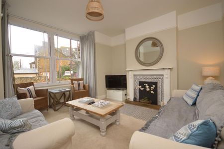 5 bedroom semi-detached house to rent - Photo 4