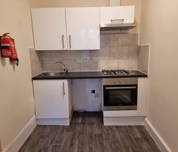 2 Bed Flat, Charlton Church Lane, SE7 - Photo 4