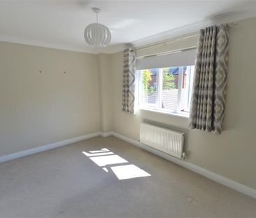 3 Bedroom Terraced To Let - Photo 5