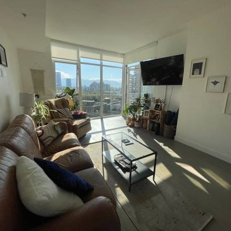 Luxury 1 Bdrm Lake View Condo - Photo 1