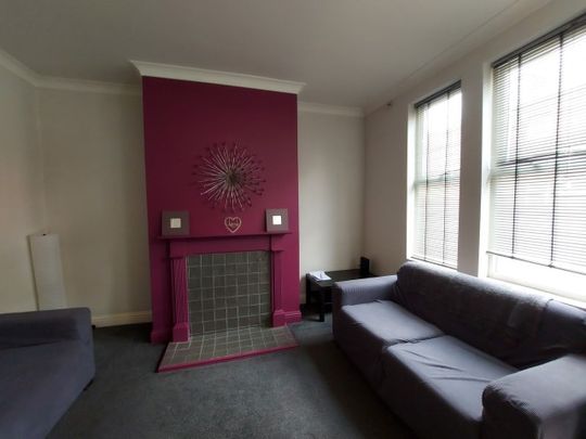 Autumn Place, Hyde Park, Leeds, LS6 1RJ - Photo 1