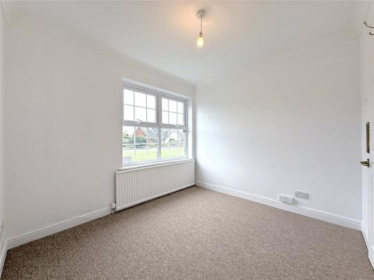 4 bedroom detached house to rent - Photo 1