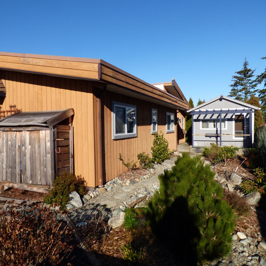 Centrally Located Parksville Rancher - Photo 1