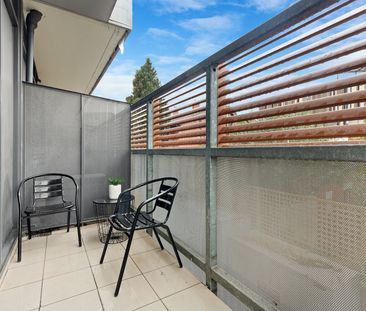 Light Filled Apartment In Sought After Location - Photo 4