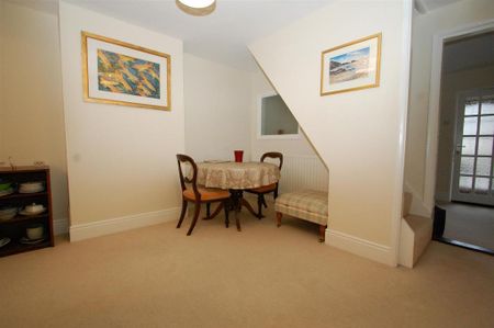 2 bedroom end of terrace house to rent - Photo 4