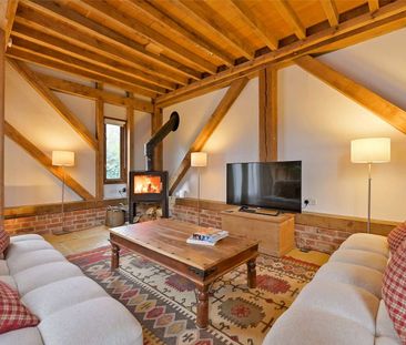 Short let: all bills included. Superb converted barn with an idylli... - Photo 5