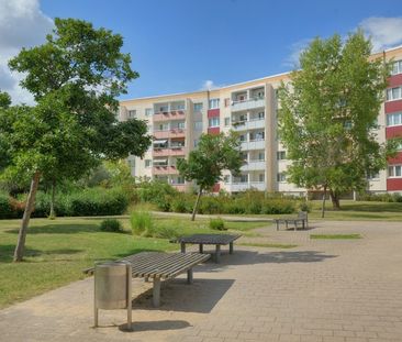 frisch gestrichen - 3R mit Wanne und Balkon - Foto 1