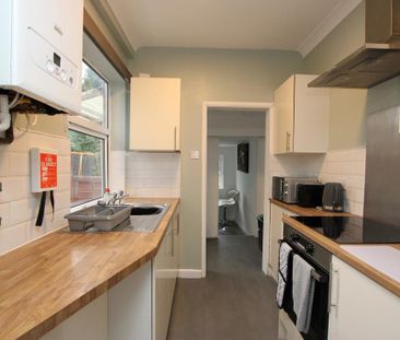 1 bedroom in a house share to rent - Photo 3