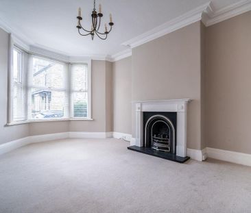 4 bedroom terraced house to rent - Photo 5