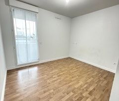 Location Appartement 3 pièces 67m² LA ROCHE SUR YON 85000 - Photo 2