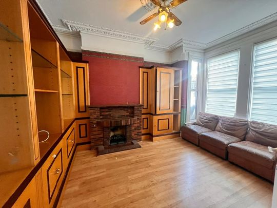 5 Bed Terraced House, Aberdour Road, IG3 - Photo 1