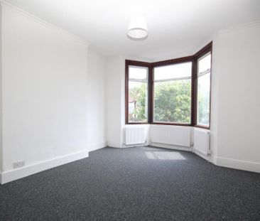 4 bedroom end of terrace house to rent - Photo 6