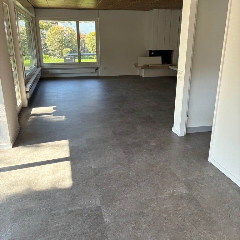Exklusives 7.5-Zimmer-Haus mit grosser Gartenanlage und Doppelgarage - Photo 1