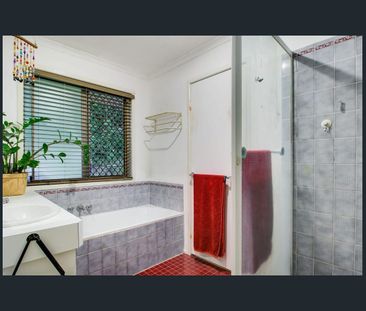 Spacious Family Home In Prime Location - Photo 3