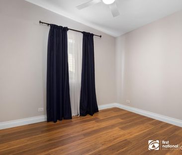 Contemporary Living Meets Suburbia Outlook - Photo 2