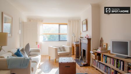 Beautiful room in shared apartment in Clontarf, Dublin - Photo 4