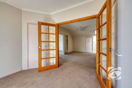 NORTH SIDE LOCATION - Photo 3