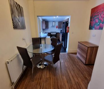 5 bedroom terraced house to rent - Photo 3