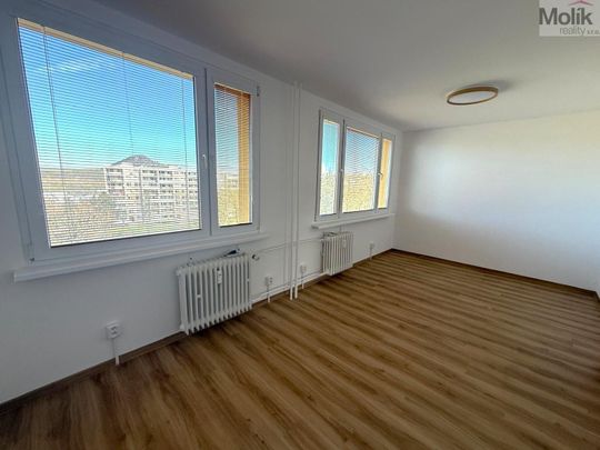 Pronájem bytu 3+1 55 m², U Stadionu , Most - Photo 1