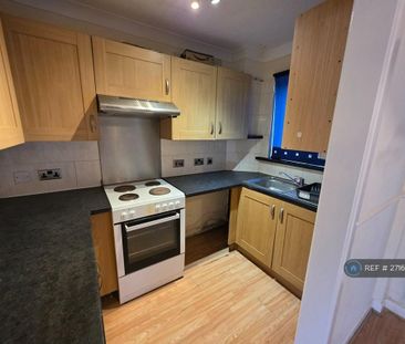 2 bedroom semi-detached house to rent - Photo 5