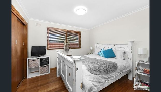 TWO BEDROOM UNIT IN GREAT LOCATION - Photo 1