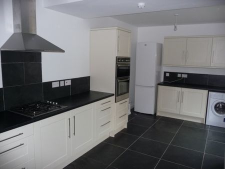 2 Bed - Westcotes Drive, Leicester, - Photo 5