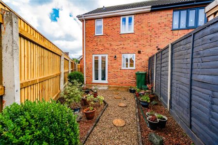 2 bedroom semi-detached house to rent - Photo 2