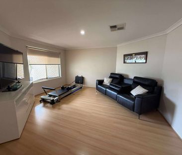 Spacious, low-maintenance living - Photo 4