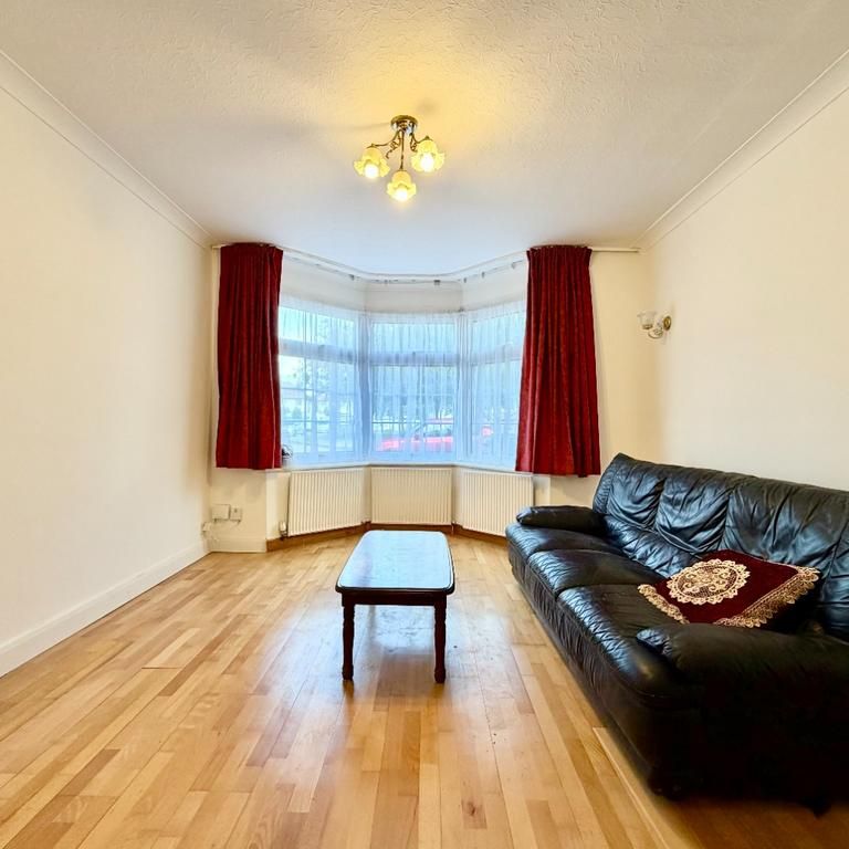 3 bedroom semi-detached house to rent - Photo 1