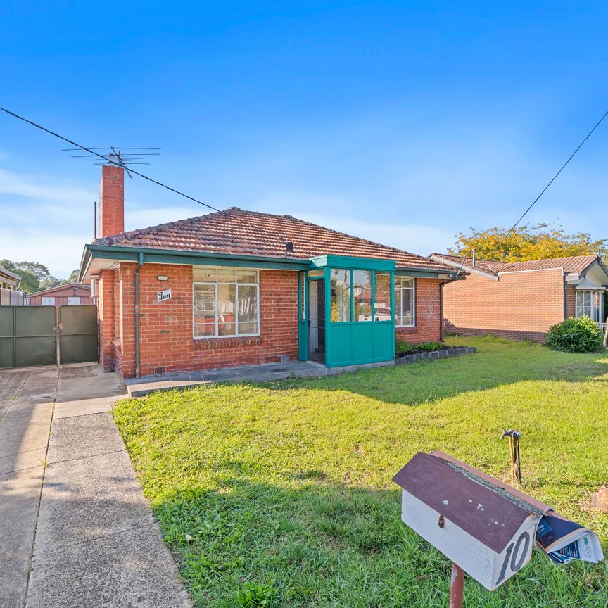 10 Marie Avenue, Heidelberg Heights VIC 3081 - House For Rent | Domain - Photo 1
