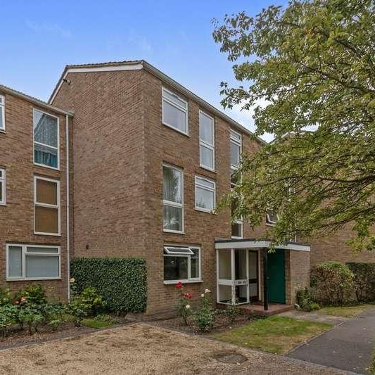 Harrowdene Gardens, Teddington, TW11 - Photo 1