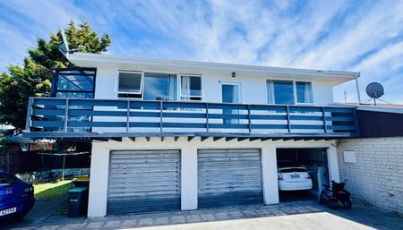 Peverel St Riccarton. - Photo 2