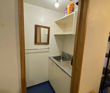 Boarding house room centrally located - Photo 6