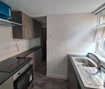 2 bedroom terraced house to rent - Photo 3