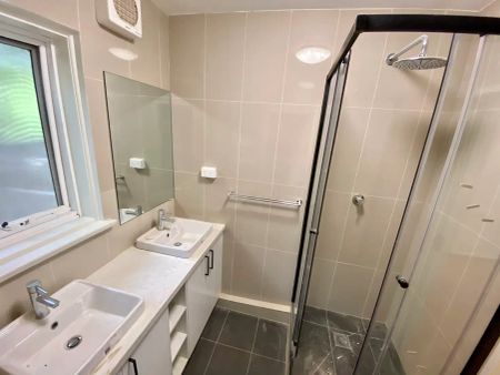 “St Kilda’s Two-Bedroom Gem | FLARE REAL ESTATE” - Photo 2