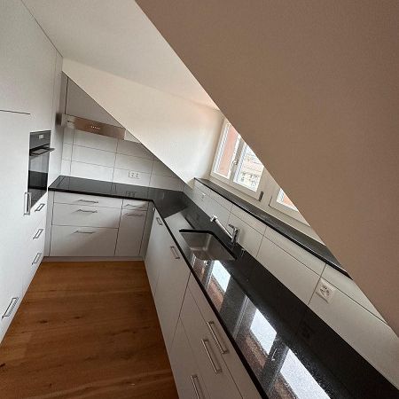 Moderne 2.5-ZW im DG mit Balkon - Photo 1