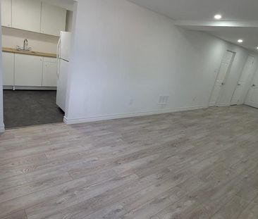 For Lease - 24 Chilton Drive, Hamilton, Ontario - Photo 1