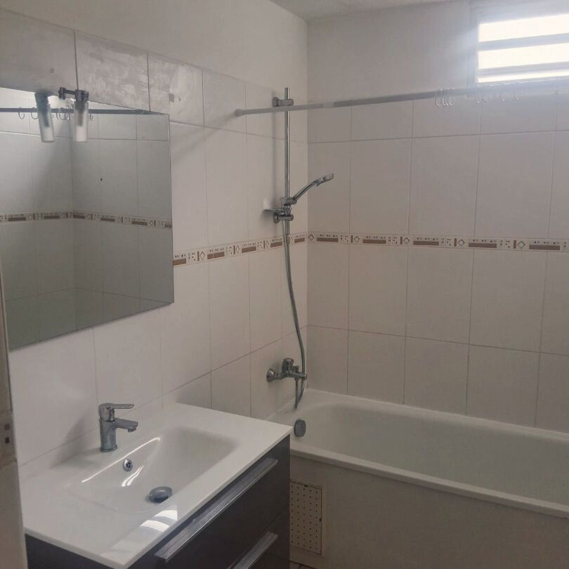 Location appartement 3 pièces, 60.90m², Fort-de-France - Photo 1